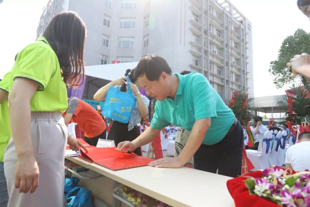 微信图片_20190615205727.jpg 微信图片_20190615205727.jpg